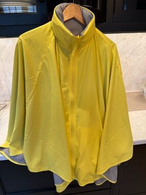 NWOT Elegant reversible Women's Zip-FrontLightweight Rain Jacket/Cape One Size
